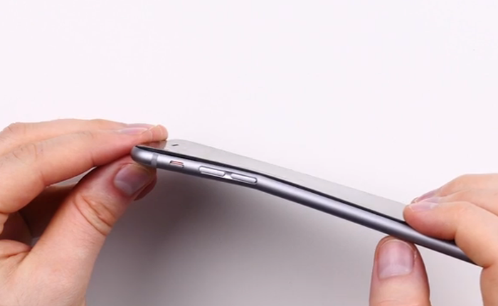 'Chỉ có 9 khách hàng phàn nàn iPhone 6 Plus bị cong'