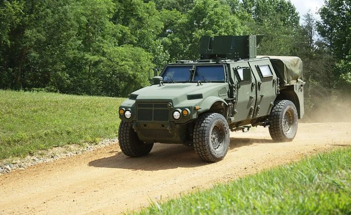 Các loại xe quân sự sẽ có khả năng tự phục hồi nhờ loại sơn đặc biệt