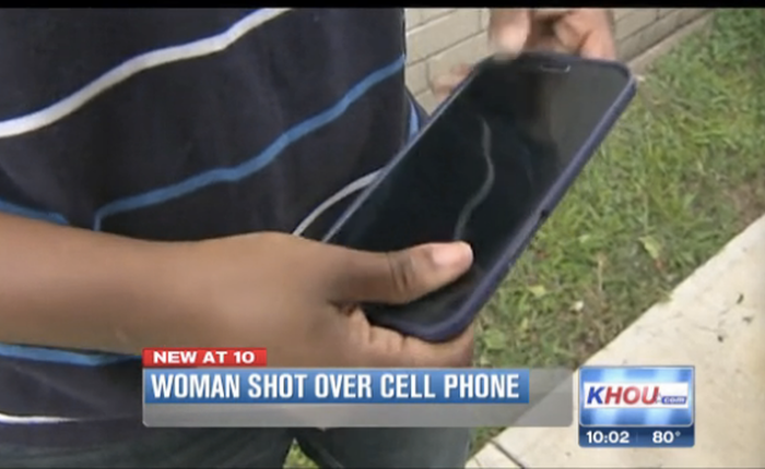 Thà bị bắn chứ không đưa điện thoại cho cướp