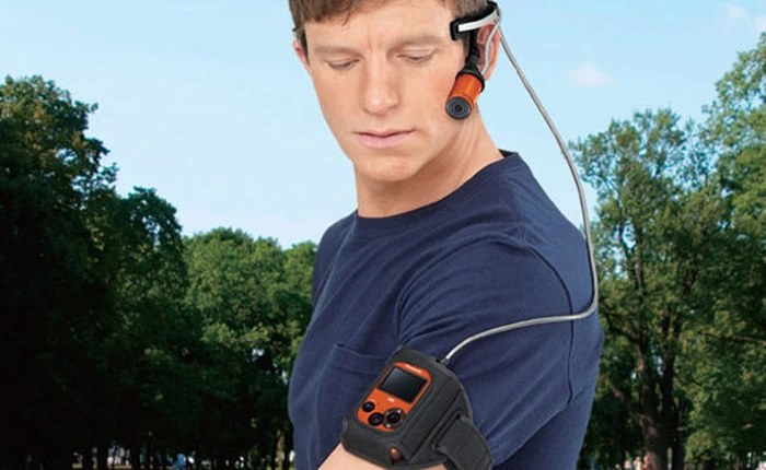 Panasonic giới thiệu HX-A500: Máy quay 4K đeo người, bán tháng Năm