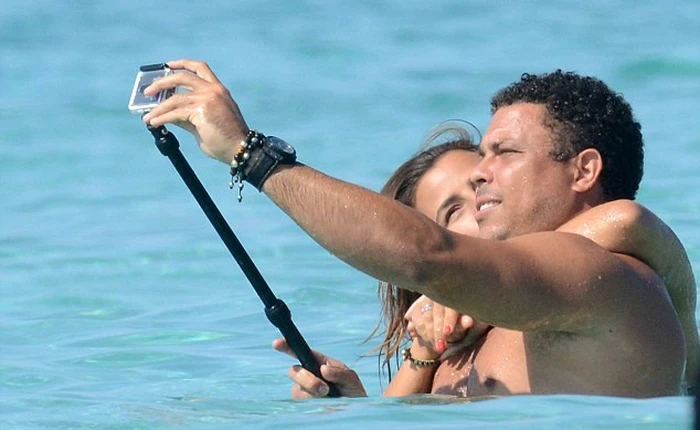 Gậy tự sướng lọt top 25 phát minh của năm 2014