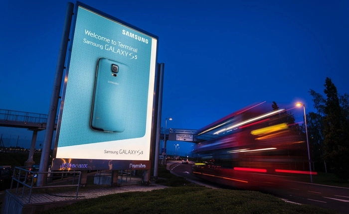 Quang cảnh khi Samsung Galaxy S5 “chiếm” sân bay