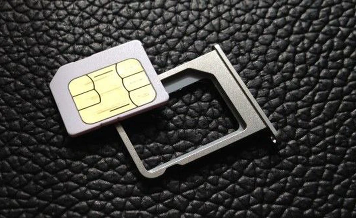 Nhà mạng AT&T khóa sim của Apple