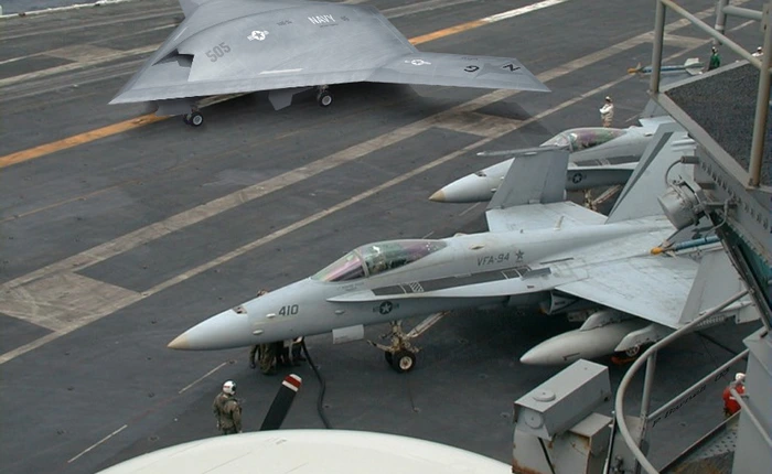 Máy bay không người lái nEUROn thử nghiệm thành công với đội hình chiến đấu