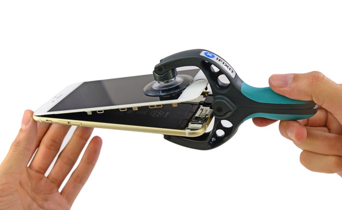 Mổ bụng iPhone 6 Plus: 1 GB RAM, pin 2.915 mAh