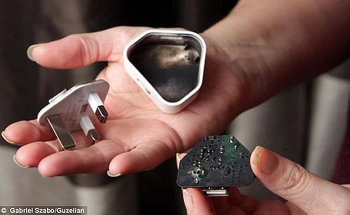 Sạc iPhone dùng được vài ngày đã phát nổ