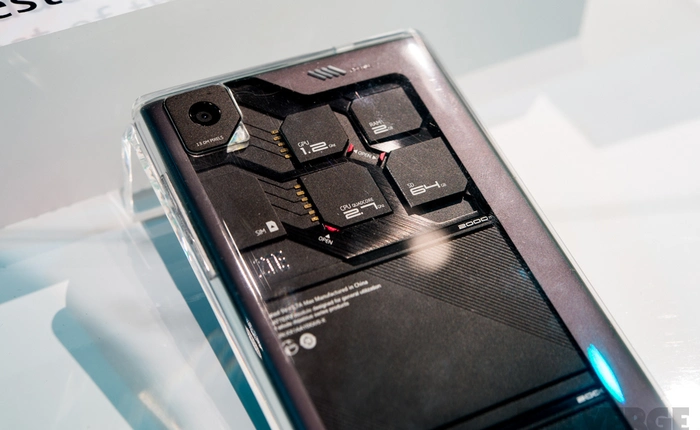 [CES 2014] Cận ảnh ZTE Eco-Mobius: Điện thoại "xếp hình" hứa hẹn khuynh đảo làng di động