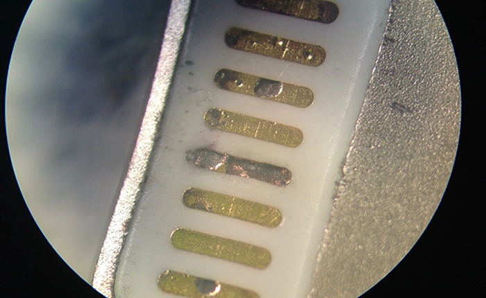 Người dùng iPhone, iPad đau đầu vì cáp Lightning bị mòn