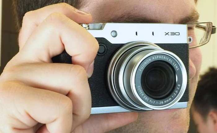 Fujifilm trình làng X100T và X30 với ống ngắm cực chuẩn