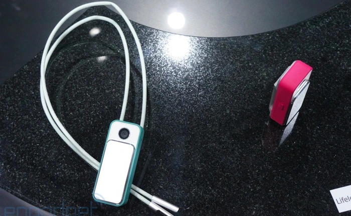 Ý tưởng camera đeo người và tự động chụp ảnh của Sony