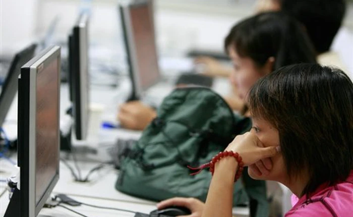 Tháng 10, Trung Quốc ra hệ điều hành cạnh tranh Microsoft, Apple