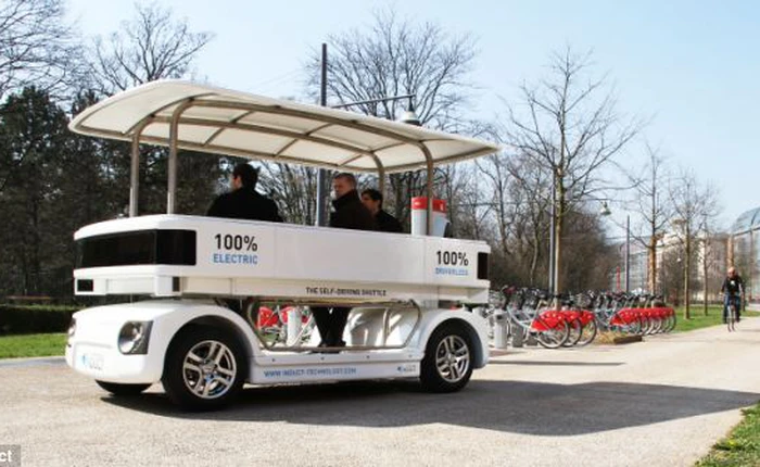 Ô tô không người lái đầu tiên trên thế giới được đưa vào sử dụng