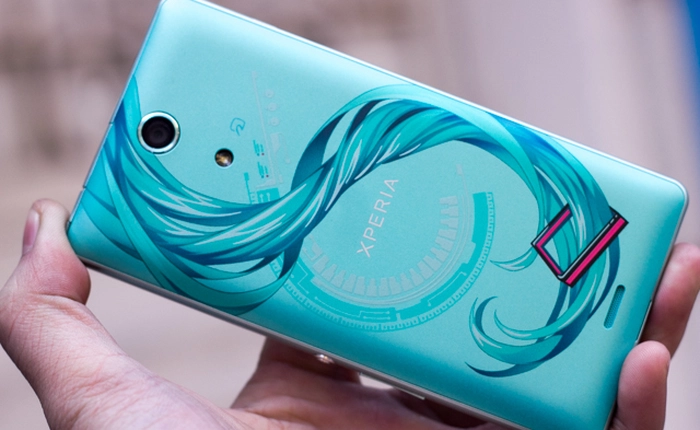 Mở hộp Xperia ZR Hatsune Miku dễ thương tại Việt Nam