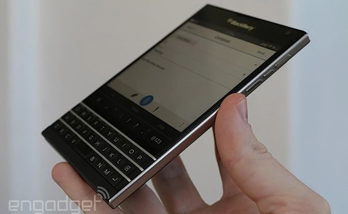 Những câu chuyện xoay quanh thiết kế độc đáo của Blackberry Passport