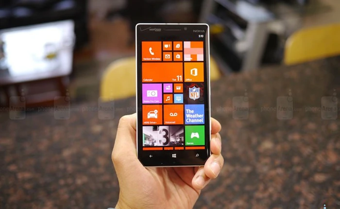 Đập hộp Lumia Icon: Thiết kế nam tính, màn hình đẹp