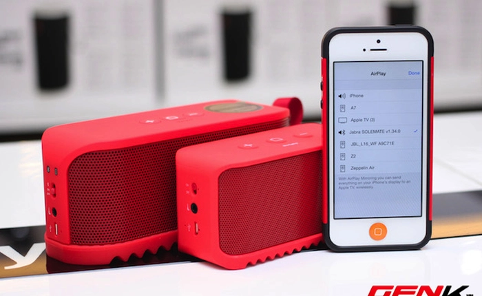 Mở hộp bộ đôi loa di động Solemate mang thương hiệu Jabra