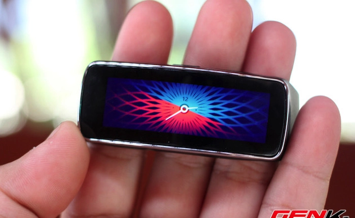 Cận cảnh bộ đôi thiết bị đeo tay mới của Samsung tại Việt Nam