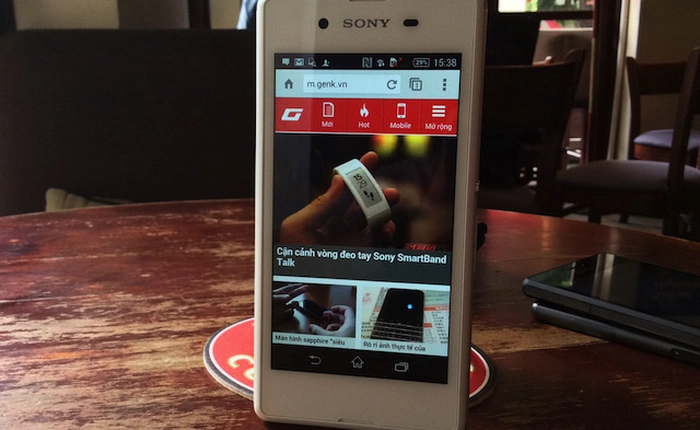 Cận cảnh cặp smartphone tầm trung Xperia M2 Aqua và E3 từ Sony