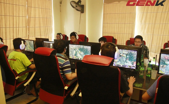 Cận cảnh quán nét toàn bàn phím cơ giá bình dân tại Hà Nội