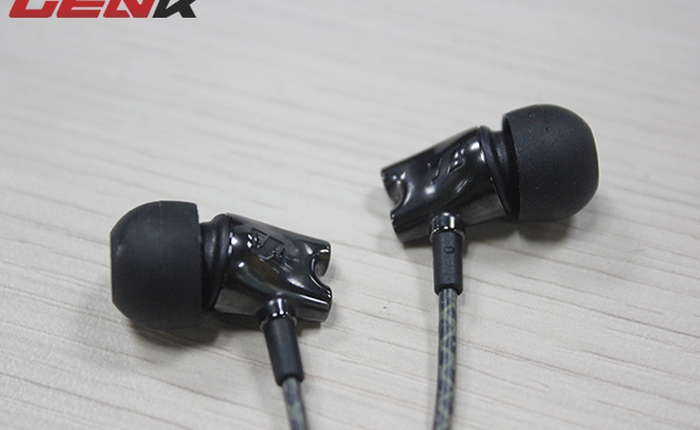 Cận cảnh IE800 - Tai nghe in ear siêu đắt của Sennheiser