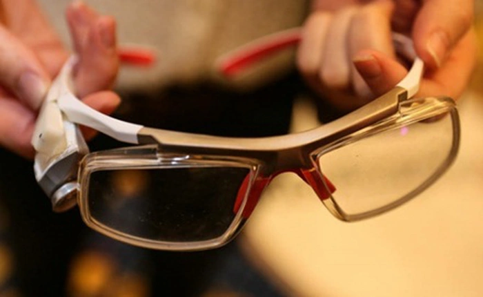Những chiếc kính thông minh của tương lai: Cuộc chơi không chỉ dành cho Google Glass