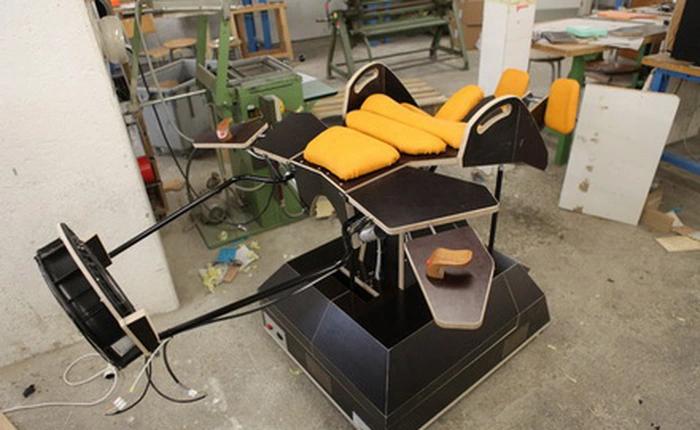 Biến thành chim với đôi cánh gỗ và kính thực tế ảo Oculus Rift