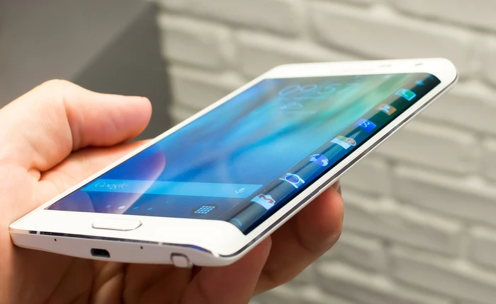 Galaxy Note 4 và Galaxy Note Edge: Chống nước hay không?