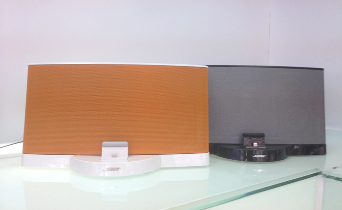 Cận cảnh loa Bose SoundDock Series III phiên bản nhiều màu sắc tại Việt Nam
