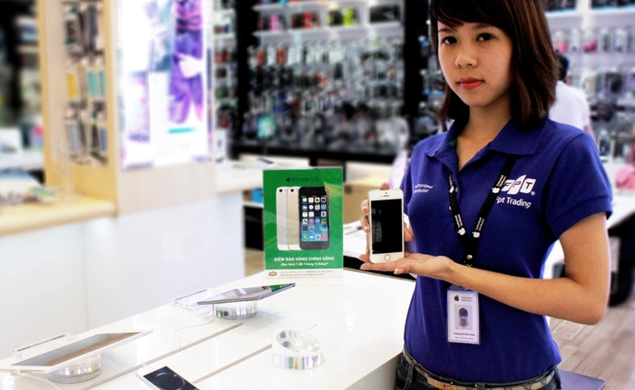 iPhone 4 và 4s chính hãng giảm giá gần 1 triệu đồng