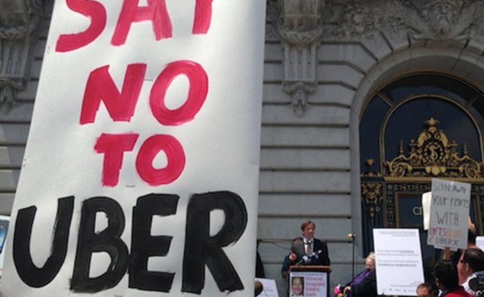 Pháp "cấm cửa" dịch vụ UberPop sau khi hàng loạt lái xe taxi đình công