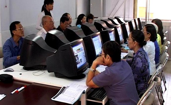 Học Internet miễn phí: Cơ hội mới cho công nhân và người lớn tuổi