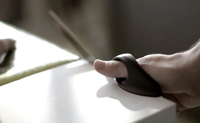 Vector - "Siêu kéo" cắt giấy siêu thẳng