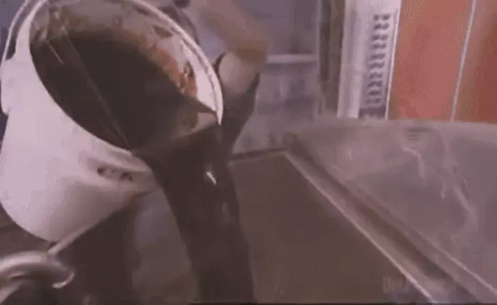 Quy trình đóng chai nước giải khát diễn ra như thế nào?