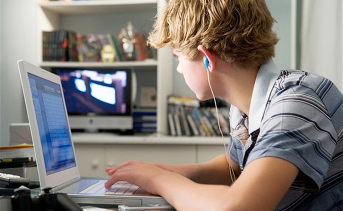 EU muốn cấm trẻ em dưới 16 tuổi vào mạng xã hội