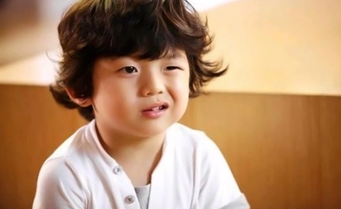 Không chỉ thiết kế xấu, Apple còn bị người dùng lên án vì quảng cáo vô duyên