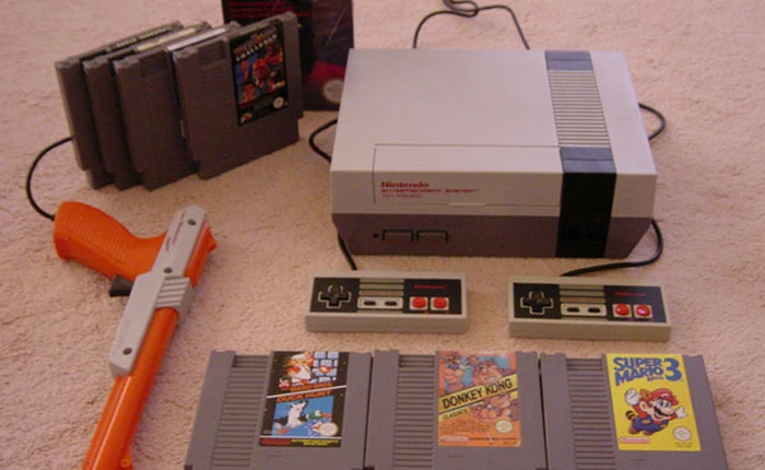 Điện tử 4 nút - Huyền thoại bất tử của tuổi thơ