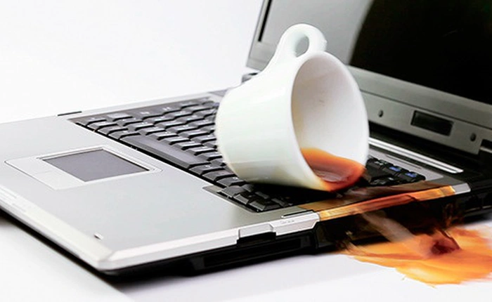 Cẩm nang bảo vệ laptop trong những ngày mưa bão