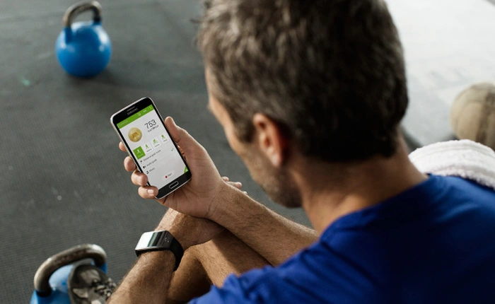 Samsung Galaxy J1 chính thức trình làng: giá rẻ tranh tài