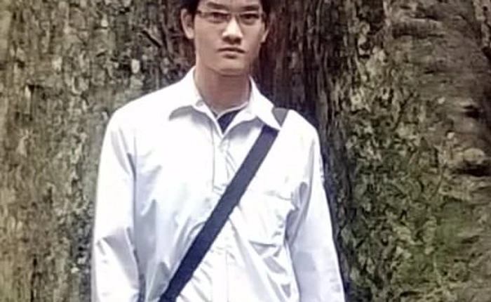 Thủ khoa đại học đầu tiên không dùng điện thoại, Facebook