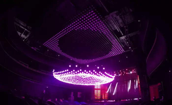 [Video] Màn trình diễn ánh sáng chuyển động vô cùng kỳ ảo