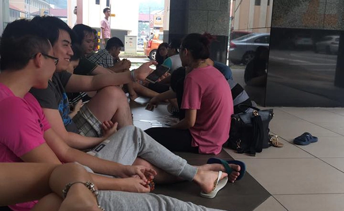 Cùng xem cách xếp hàng mua iPhone 6s trên toàn thế giới