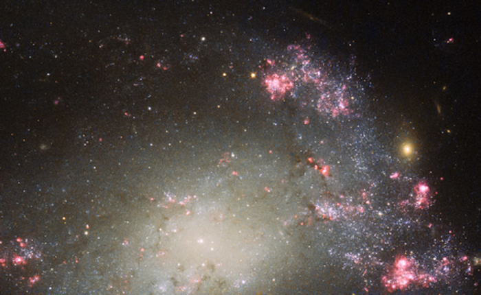 Khung cảnh ấn tượng sau một vụ va chạm thiên hà trong vũ trụ