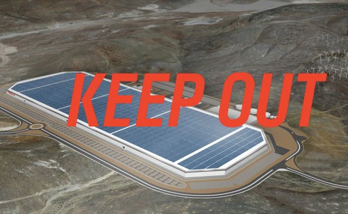 Nhà báo bị bắt vì ghi hình nhà máy của Tesla bằng drone