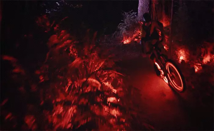 Đạp xe trong đêm: một trải nghiệm hoàn toàn khác biệt