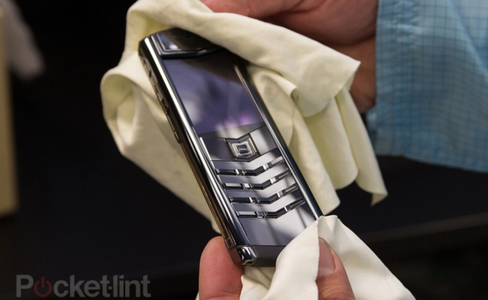 Khám phá bên trong xưởng sản xuất điện thoại siêu sang Vertu