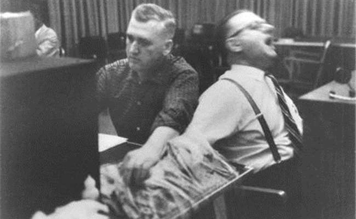 Câu chuyện đằng sau thí nghiệm tâm lý "vô nhân tính" nhất trong lịch sử