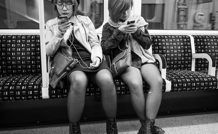 Chùm ảnh ấn tượng: "Cái chết của những cuộc chuyện trò"