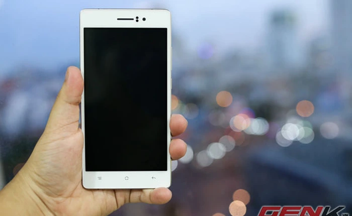 Trên tay smartphone siêu mỏng Oppo R5 giá 10 triệu tại Việt Nam