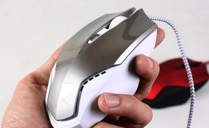 Cận cảnh chuột chơi game FoxXRay Armor giá mềm