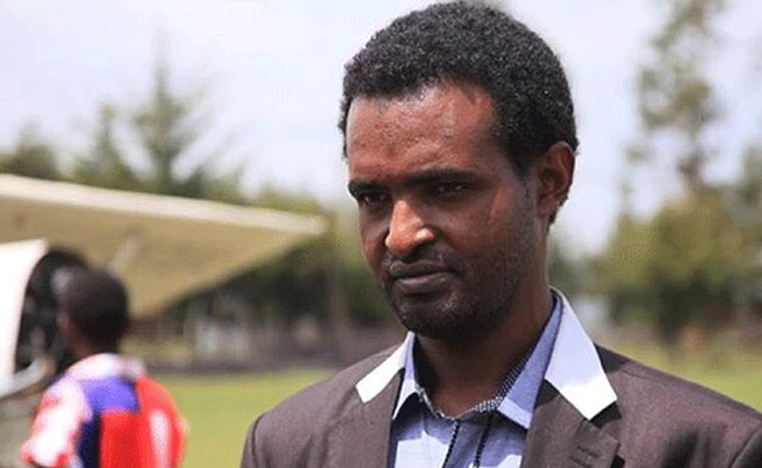 Không thể làm phi công, người này một mình chế tạo máy bay từ... sắt vụn